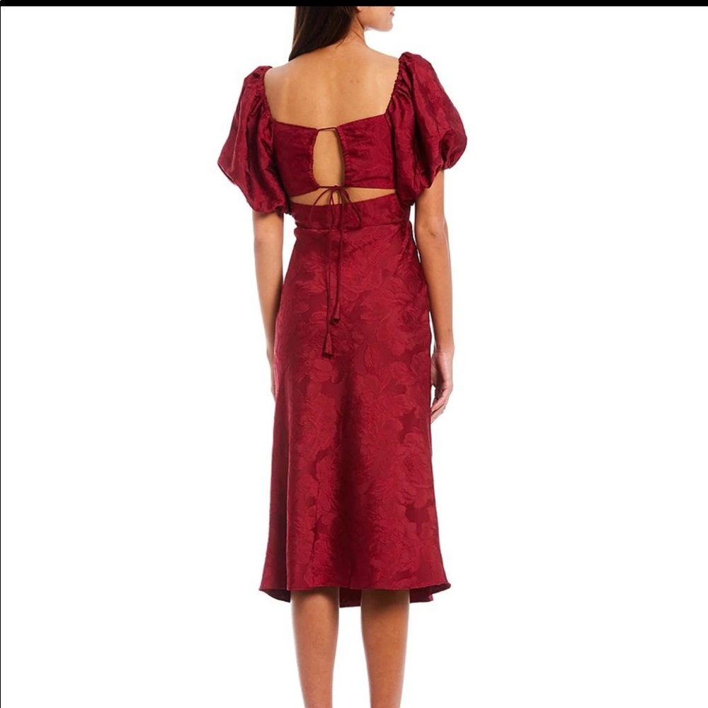 Sachin & Babi
Gabby Floral Jacquard Sweetheart Neck Short Puff Sleeve CutOutBack - Picture 2 of 9